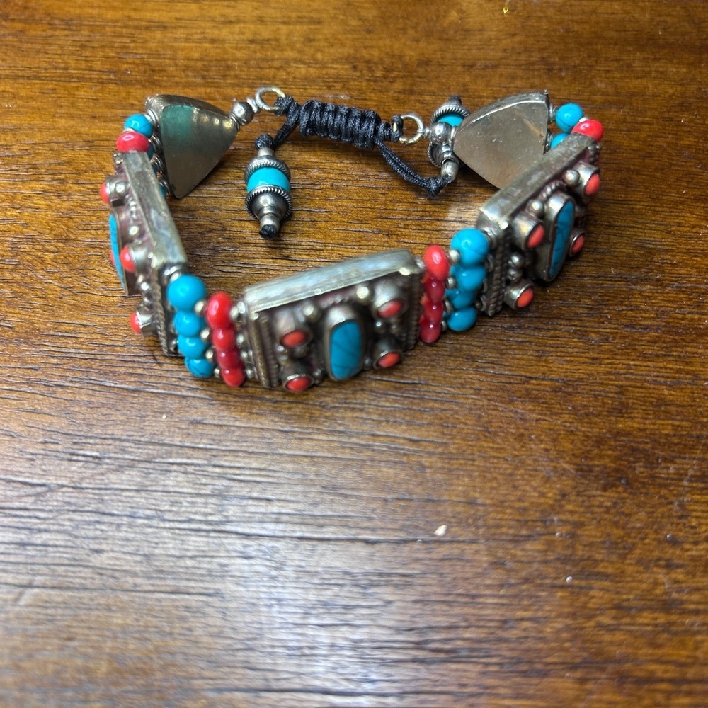 Turquoise and Red Beaded Bracelet - Picture 11 of 13